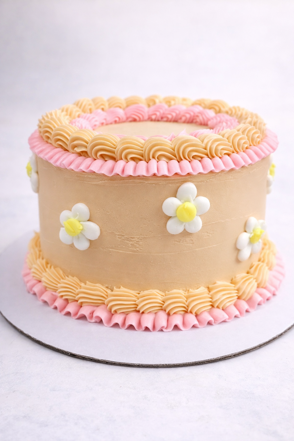 Vintage Daisy cake