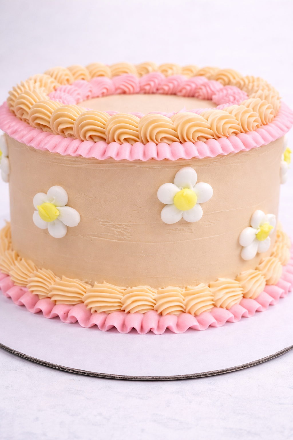 Vintage Daisy cake