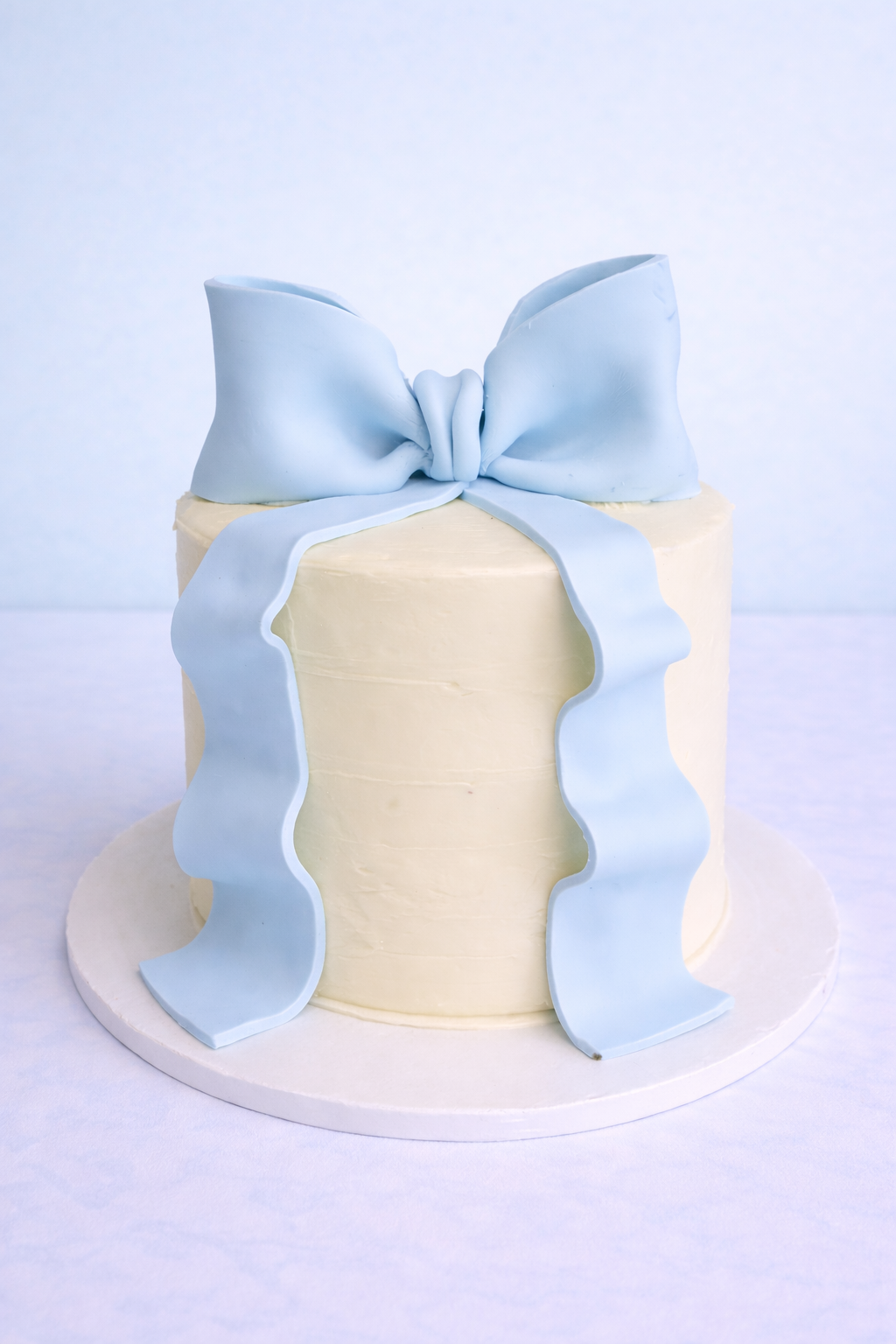 Bow cake