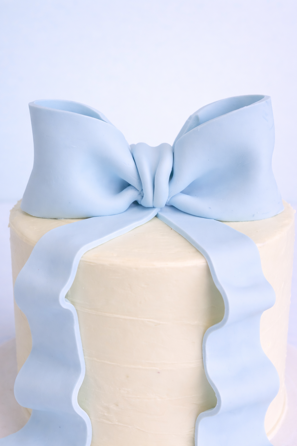 Bow cake
