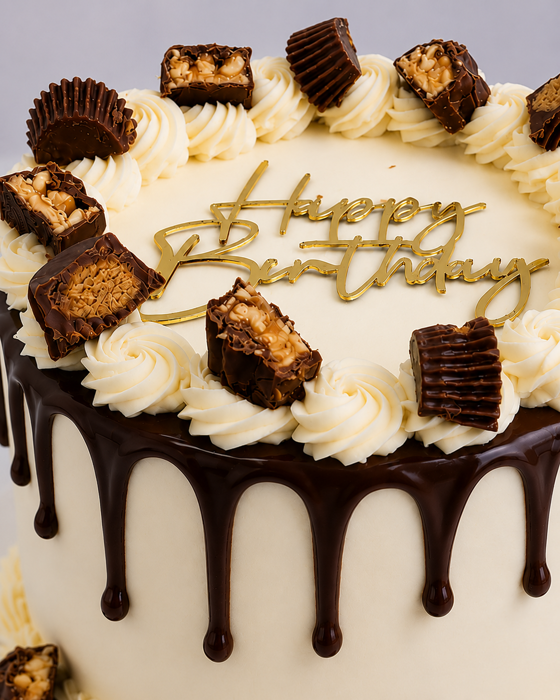Peanut Butter Chocolate Drip Cake